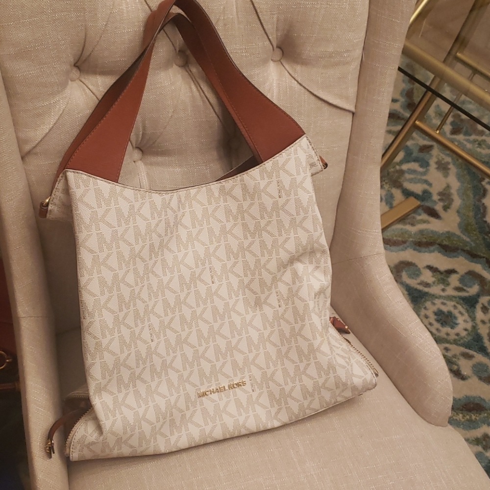 White Leather Michael Kors Monogram Purse